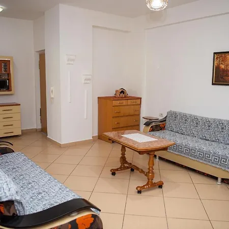 Apartamen Me Qera דירה